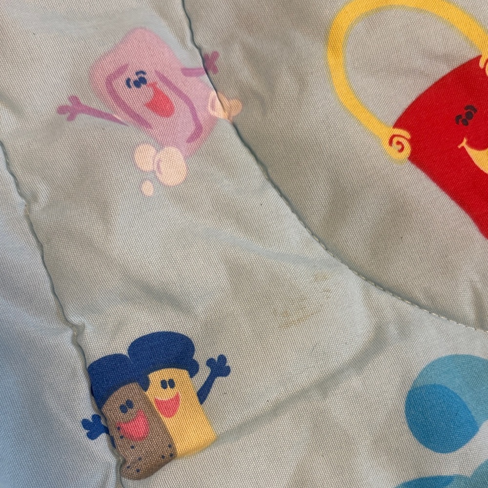 Blue's Clues Themed Kids Twin bedspread - used - Picture 8 of 8